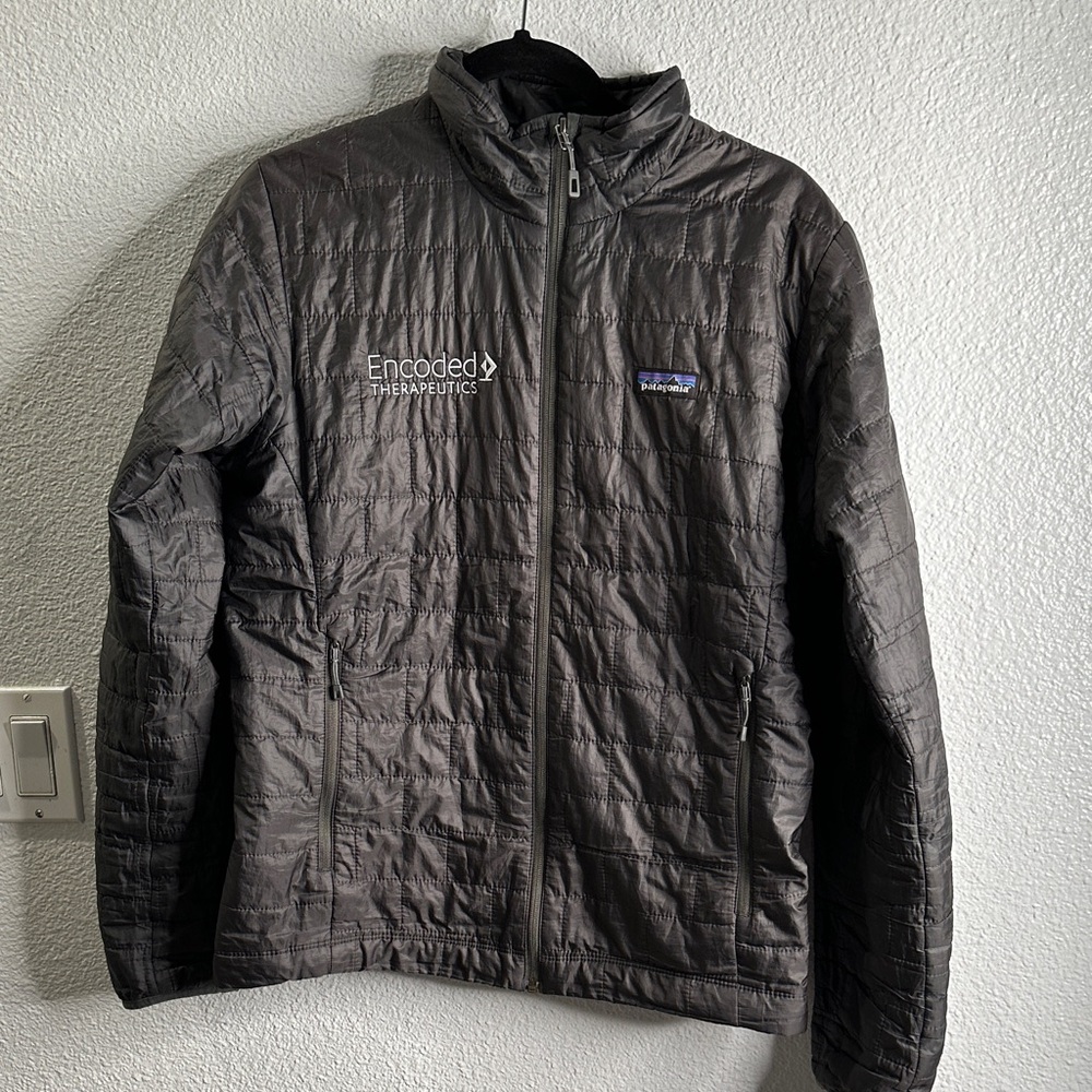 Patagonia Men's Dark Gray Puffer Jacket size S outdoor